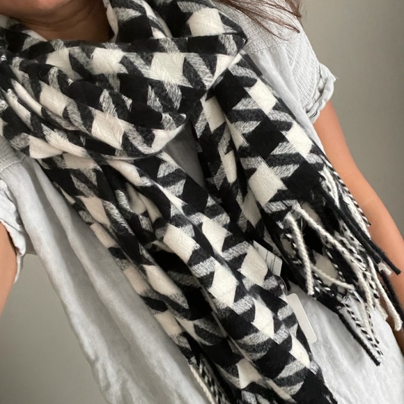 Cozy checkered scarf - Picture 3 of 3